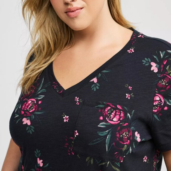 ❤️NWT VINTAGE TORRID TEE - FLORAL PRINT POCKET TEE - SOFT COTTON - PLUS SIZE - Picture 7 of 14